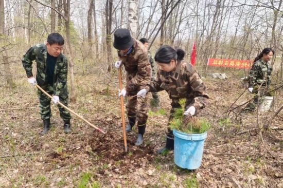 營林處：黨旗引領添新綠 植樹造林踐初心（1）.jpg